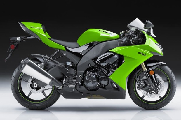 Mazda RX-7 vs Kawasaki Ninja ZX-10R: drift to the ninth degree