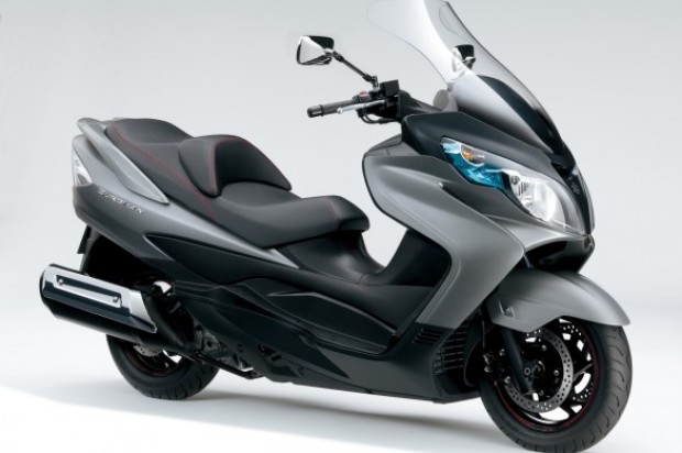 Suzuki Burgman 400: here comes the Lux version
