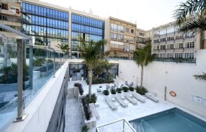 Hotel Indigo and its terrace | All you need to battle the heat in Barcelona