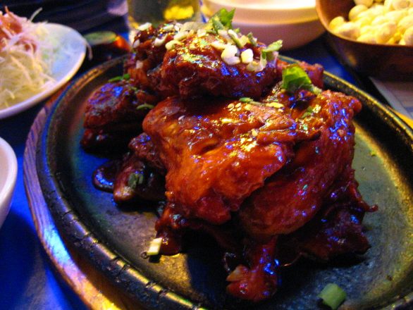 1024px-Korean.cuisine-Yangnyeom_chicken-01