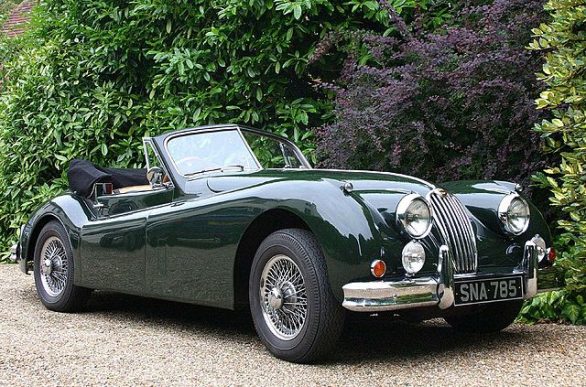 640px-jaguar_xk140_convertible_classic_car-_hampshire_uk